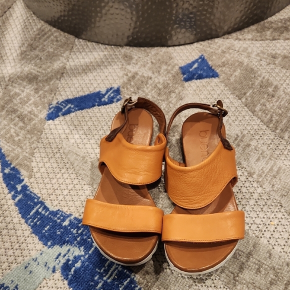 Bueno Fara Brown Sandals with White Soles Bought At Nordstrom Size 37 -  Us 6M - Picture 4 of 5